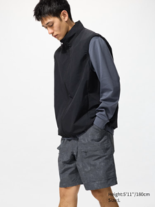 Pantalones cortos para hombre con cremallera y tela impermeable - Product Image 1