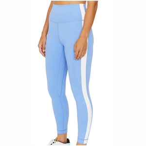 Leggings de yoga taille haute sans couture pour femmes, personnalisables avec logo, noirs, pour l'entraînement et le fitness - Product Image 3