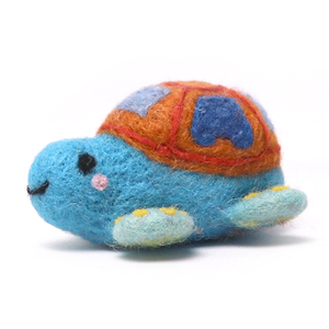 Juguete de tortuga azul hecho a mano con fieltro agujado, con caparazón naranja y patas amarillas, para decoración interior infantil. - Product Image 3
