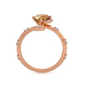 Bague de fiançailles Céleste en or rose 14 carats avec diamant de laboratoire rond fantaisie jaune vif de 1 carat, motif soleil et croissant de lune - Product Image 6