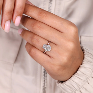 Bague de fiançailles et de mariage pour femme en or 14 carats avec diamant de laboratoire taille marquise halo de 1,18 carat, sertie de griffes, en vermeil, style éternité - Product Image 4