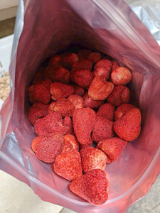 Fresas Enteras Liofilizadas Naturalmente Dulces, Envasadas al Vacío, Listas para Comer, para Alimentos, Bebidas y Snacks, de Fábrica OEM - Product Image 3