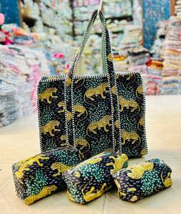 Quilted Floral Cotton Crossbody Bag Quilted Shoulder Purse Zipper Crossbody <b>Handbag</b> for Travel Daily Use - Product Image 3