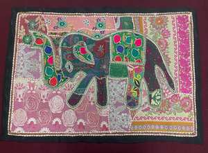 Tapisserie murale indienne brodée à la main avec motif d'éléphant, patchwork de sequins, style vintage - Product Image 6