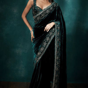 Sari de Terciopelo Viscosa de Diseño Indio Exclusivo, Blusa Elegante, Estilo Étnico Moderno, Última Moda en Ropa Étnica para Bodas - Product Image 1