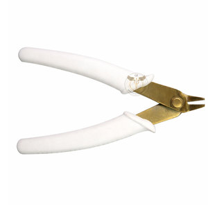 Pince coupante pour extensions de cheveux en acier inoxydable avec poignée dorée et blanche - Product Image 1