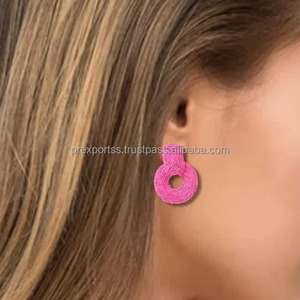 Boucles d'oreilles cloche de bijoux de mode vintage de créateur rose Boucles d'oreilles broderie perlée - Product Image 2