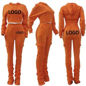 Conjunto de dos piezas para mujer 2026: Sudadera corta con logo personalizado y pantalones cargo apilados de estilo plano para invierno - Product Image 5