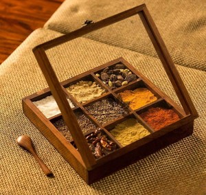 Boîte à épices en bois artisanale avec couvercle en verre, 9 compartiments, boîte de rangement pour assaisonnements, organisateur de masala dabba avec cuillère - Product Image 6