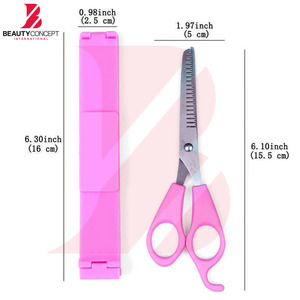กรรไกรซอยผมด้ามพลาสติกสีชมพูสำหรับช่างตัดผมมืออาชีพ ผลิตโดย OEM  ใบมีดสแตนเลส - Product Image 4