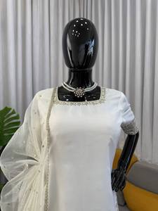 ชุดปาลาซโซ่ดีไซน์ใหม่สุดหรู พร้อมผ้าคลุมไหล่ ผ้าเครปธรรมชาติ ตกแต่งด้วยงานปักเลื่อม - Product Image 4