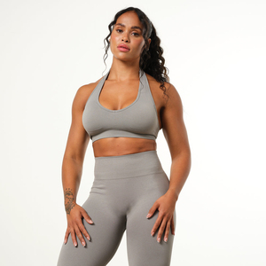 Ensemble de leggings de yoga gris sans couture taille haute pour femme avec soutien-gorge de sport et pantalon côtelé pleine longueur – Tenue de sport - Product Image 1