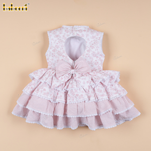 DR4518 – ชุดเดรสสีชมพูแต่งระบายด้านหลังรูปหัวใจ - Product Image 6