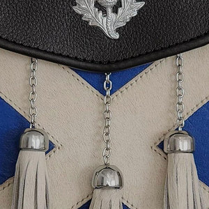 Sporran semi-formel fait main en cuir véritable, motif drapeau écossais, avec emblème de chardon sur la rabatte, accessoires Highland - Product Image 3