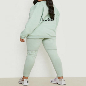 Ensemble deux pièces streetwear d'hiver personnalisé pour femme en velours uni, comprenant une veste courte à capuche zippée avec poches et un pantalon de jogging - Product Image 3