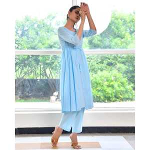 Ensemble coordonné décontracté Neil BlueCotton taille XS en tissu crêpe avec haut à manches trois-quarts - Product Image 5