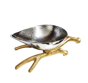 Atractivo y de Gran Venta: Cuenco Decorativo de Aluminio con Base Metálica de Lujo y Artesanía Exquisita, Soporte Metálico Dorado, Cuenco de Lujo - Product Image 1