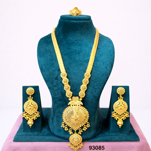 MOLL JEWELLERS Ensemble de collier long en or plaqué 24 carats avec zircon et boucles d'oreilles pendantes de créateur, bague de mariage et de fiançailles 93079 - Product Image 4