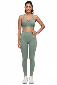 Ensemble de yoga sport vert côtelé sans couture, soutien-gorge de sport croisé et leggings taille haute découpés, logo avant, tenue de sport 2 pièces - Product Image 6