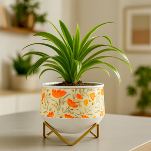 Maceta Metálica Miniatura Color Caramelo con Acabado Artístico, Maceta Decorativa Compacta para Suculentas y Cactus Pequeños - Product Image 1