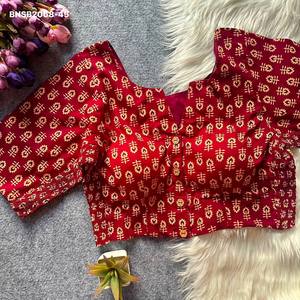 Nueva Colección de Blusas de Algodón Ajrakh con Estampado Ajrakh y Botones Laterales, Mangas Elásticas, Proveedor Indio - Product Image 6