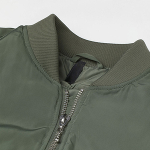 Chaqueta Bomber Corta Verde Oliva al por Mayor, Chaqueta Bomber Acanalada para Mujer, Chaqueta de Invierno con Corte Cuadrado, Chaqueta Impermeable - Product Image 6