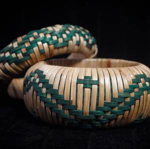 Ensemble de bracelets en rotin tressé au design attrayant, bijoux décontractés pour fêtes, cadeaux d'anniversaire et de fête pour filles au meilleur prix - Product Image 1