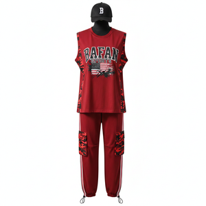 Conjunto de Camiseta sin Mangas y Leggings de Algodón y Poliéster Premium, Color Rojo, Paneles Laterales con Estampado de Camuflaje, Bolsillo Cargo, Logotipo Serigrafiado, Conjuntos para Mujer - Product Image 1