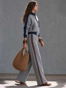 Conjunto Deportivo 2 en 1 para Mujer, Color Gris Estampado, Corte Holgado, Chaqueta con Cierre y Cuello Alto, Mangas Largas, Pantalones Anchos con Dobladillo Dividido - Product Image 4