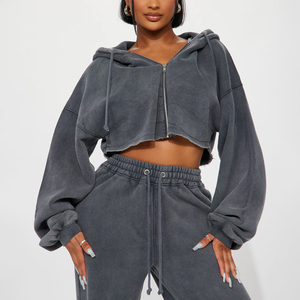 Ensemble de survêtement vintage délavé à l'acide, comprenant un sweat à capuche court zippé personnalisé et un pantalon de survêtement en molleton taille haute avec cordon de serrage et poignets côtelés, vente en gros - Product Image 1