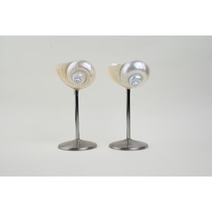 Verre à vin classique en coquillage marin et métal avec une touche artistique moderne rehausse instantanément la présentation de la table. - Product Image 5