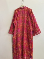 Meilleur cadeau pour demoiselle d'honneur : veste kimono indienne brodée à la main, style Phulkari, vêtements de détente, style streetwear