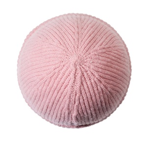 Bonnet d'hiver tricoté tendance couleur unie avec protection des oreilles – Vente en gros pour hommes et femmes - Product Image 6