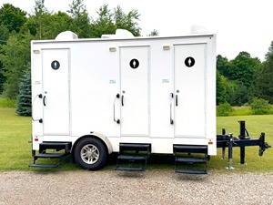 Unités de toilettes mobiles haut de gamme avec design intérieur moderne, installations sanitaires portables pour événements et chantiers - Product Image 5