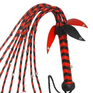Flogger de Cuero Hecho a Mano con Cintas Delgadas para un Juego con Sensación Picante - Product Image 4