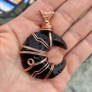 สร้อยคอประดับจี้หินมูนสโตนเส้นคู่สีรุ้งประดับด้วยลวดประดับจี้คริสตัลสีรุ้ง - Product Image 5