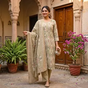 Ensemble Kurti Pantalon Dupatta en coton beige imprimé pour femmes, motif géométrique Ikat, manches trois quarts, tenue ethnique traditionnelle - Product Image 4