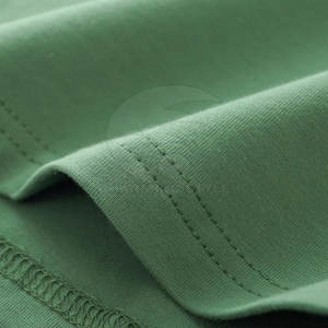 Camiseta básica de cuello redondo para hombre, 100% algodón, para mayor comodidad, durabilidad y atuendos diarios sin esfuerzo. - Product Image 4