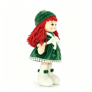 Muñeca de terciopelo verde personalizada con vestido navideño, juguete de peluche con gorro de invierno, muñeca de peluche festiva con ribete de pompones, muñeca de peluche de regalo para niñas - Product Image 6