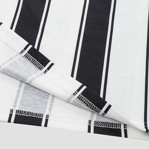 Vêtements de sport athlétiques personnalisés 2026, vêtements de compression pour la course à pied, vêtements de fitness pour hommes, t-shirts à col rond blanc et noir pour hommes - Product Image 3