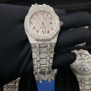 Montre classique pour homme avec cadran Buggute entièrement serti de diamants Moissanite ronds, idéale comme cadeau - Product Image 4