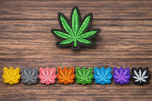 Patch brodé feuille verte thermocollant ou à coudre, lot de 100 pièces (10 pièces par couleur), applique végétale tendance pour vêtements, vestes, sacs - Product Image 5