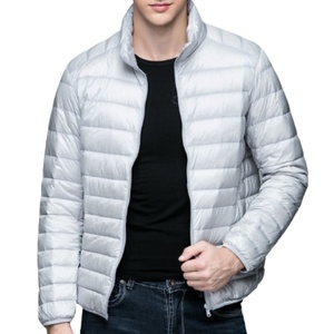Chaqueta acolchada de estilo callejero para hombre con logotipo personalizado 2025, chaqueta de lona de invierno acolchada a la moda con decoración de patrones - Product Image 1