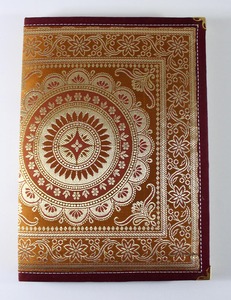 Carnet de notes élégant à couverture marbrée, richement décoré, en papier tissé avec fils de soie colorés or et argent, 48 feuilles - Product Image 1