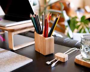 Support en bois pour accessoires de bureau en gros pour les entreprises de fournitures de bureau - Product Image 1