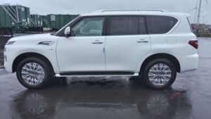 Nissan Patrol LE 5.6L Gasolina Automático USADO DE ALTA CALIDAD - Product Image 4