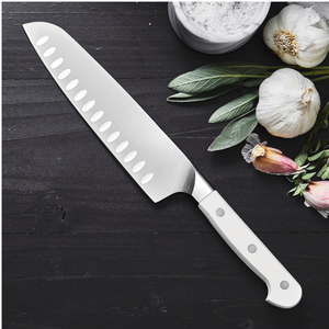 Couteaux de cuisine Santoku blancs à trois rivets avec lame ovale alvéolée argentée pour trancher les aubergines, hacher les légumes et couper en dés - Product Image 2