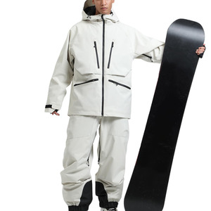 Combinaison de ski imperméable sur mesure pour hommes grandes tailles avec veste à capuche et pantalon, poches sécurisées pour le snowboard - Product Image 1