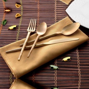 Cubiertos Decorativos para Restaurante, Juego de Cubiertos de Acero con Acabado Único en Resina y Dorado Pulido - Product Image 4