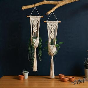 Petite tapisserie murale moderne en macramé avec franges, en corde de coton, pour la décoration intérieure d'appartements, de nurseries, de dortoirs et de galeries - Product Image 4